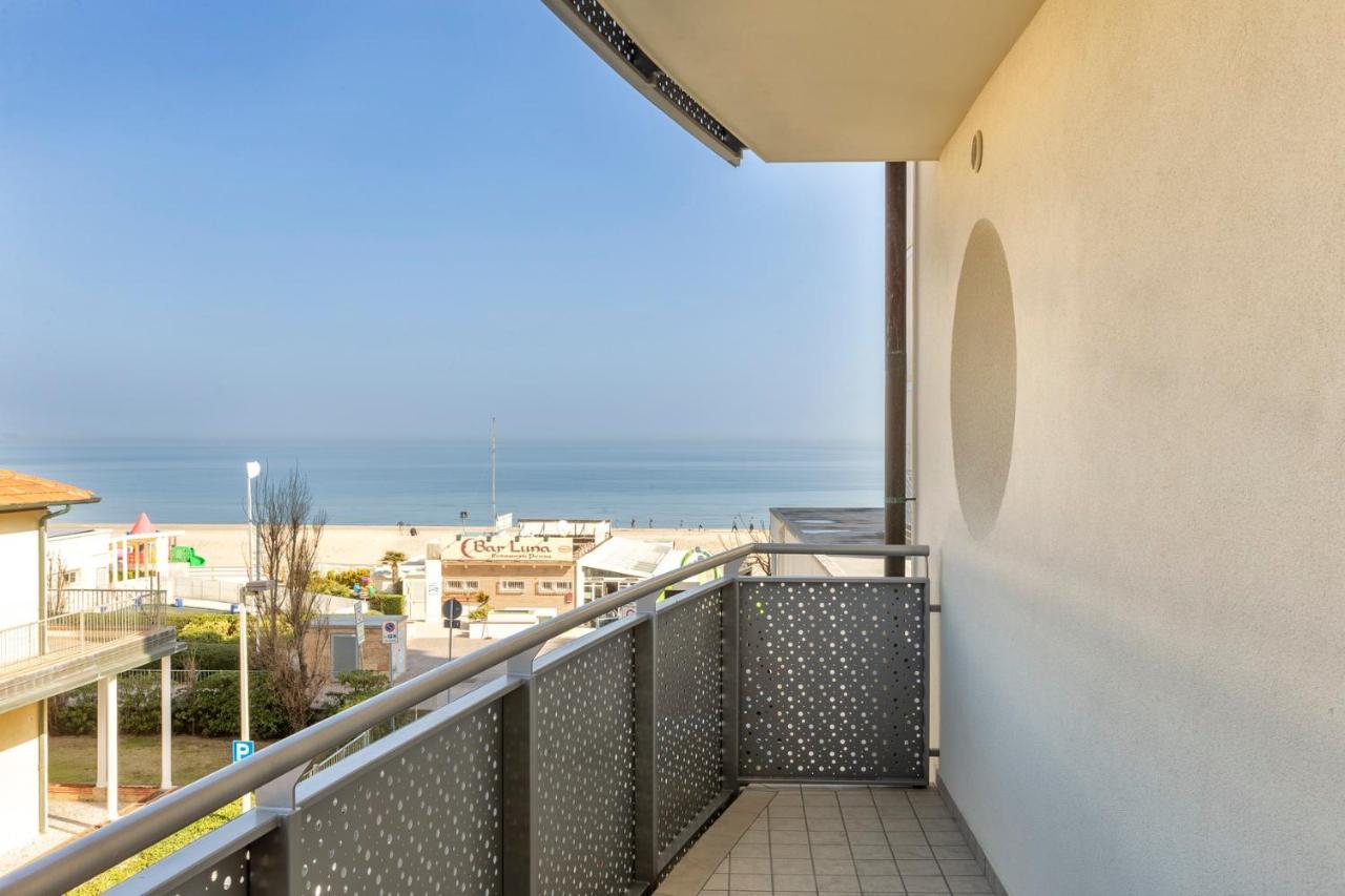 Residence Marittimo Riccione Kültér fotó