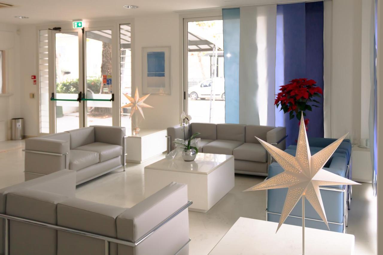 Residence Marittimo Riccione Kültér fotó
