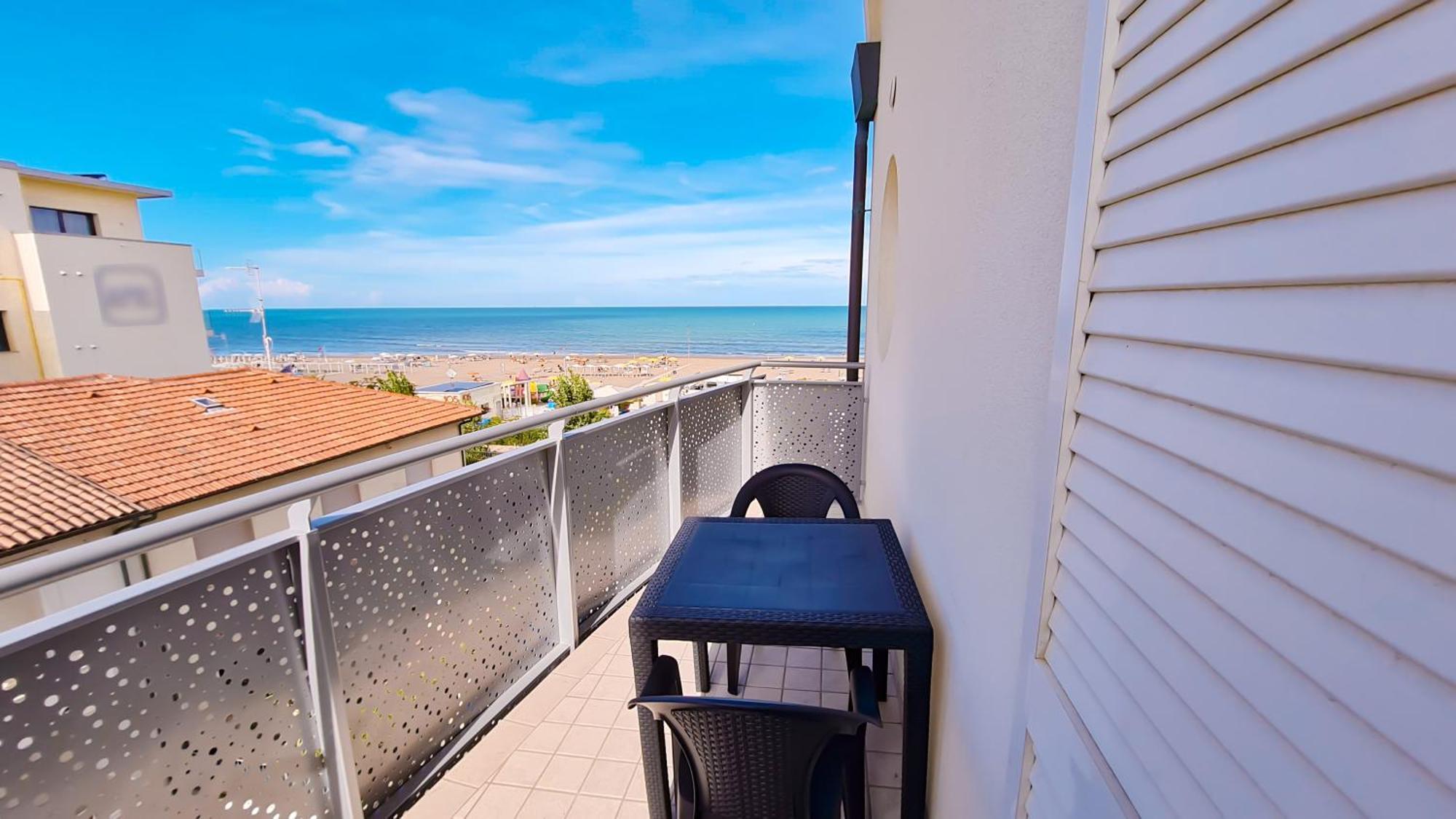 Residence Marittimo Riccione Kültér fotó