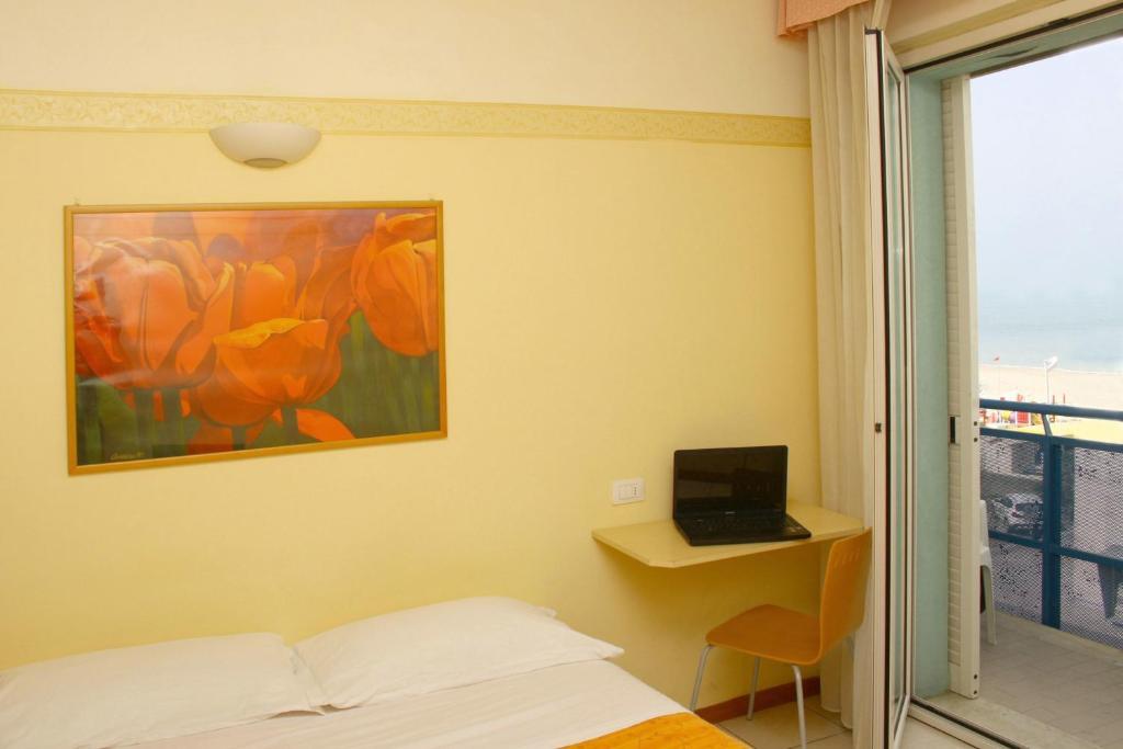 Residence Marittimo Riccione Kültér fotó